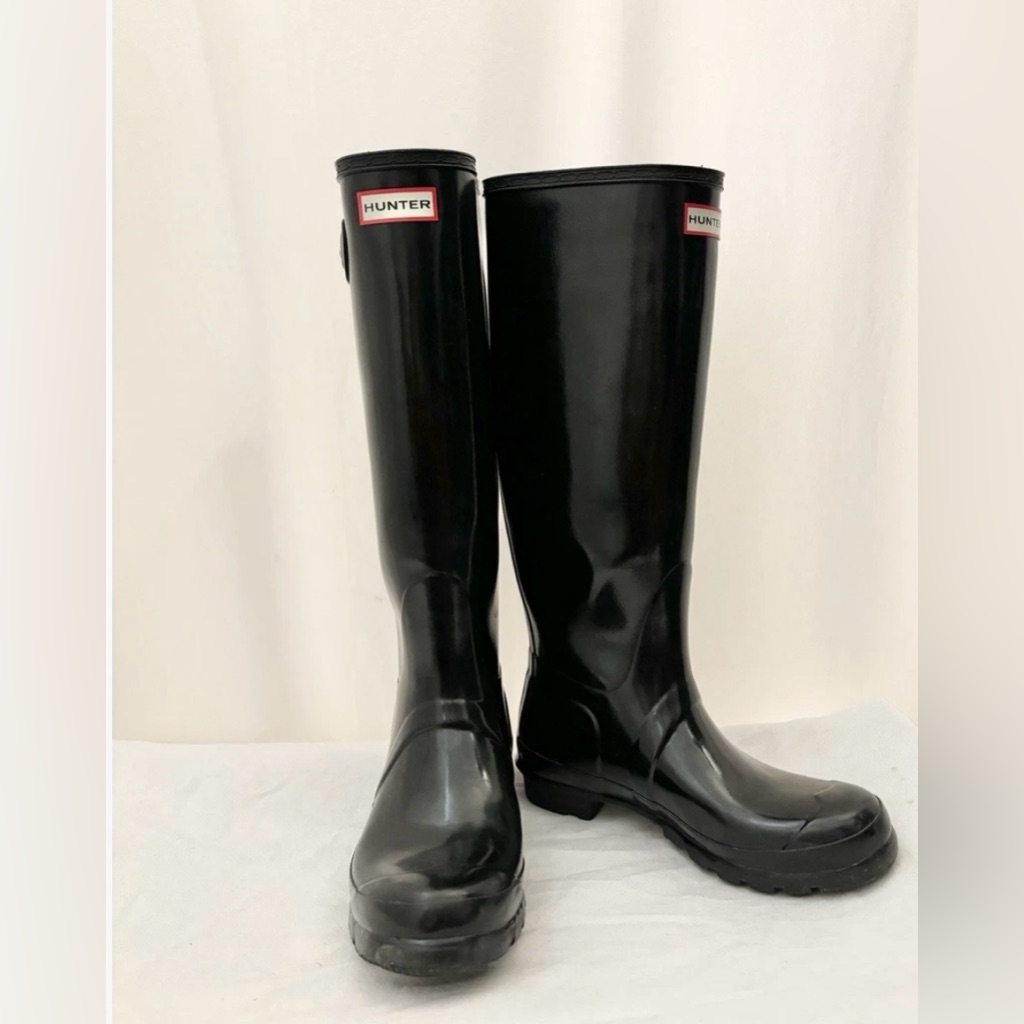 Hunter Glossy Black Tall Boots Size 8